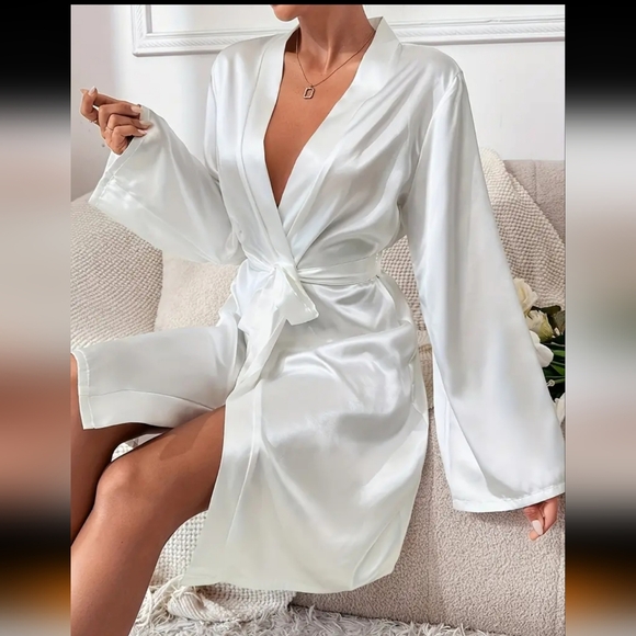 NWT! Luxurious Satin Robe with "Bride" in Gold Embroidery ~ Honeymoon, Wedding - Picture 3 of 5